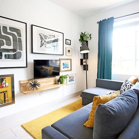 2 Bedroom Apartment 3 Minute Walk To South Beach & Ocean Drive Μαϊάμι Μπιτς Εξωτερικό φωτογραφία
