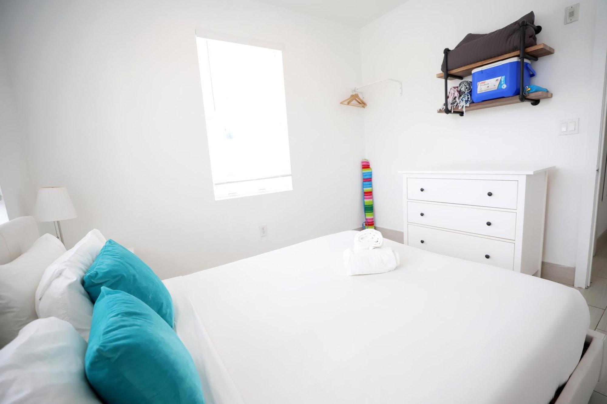 2 Bedroom Apartment 3 Minute Walk To South Beach & Ocean Drive Μαϊάμι Μπιτς Εξωτερικό φωτογραφία