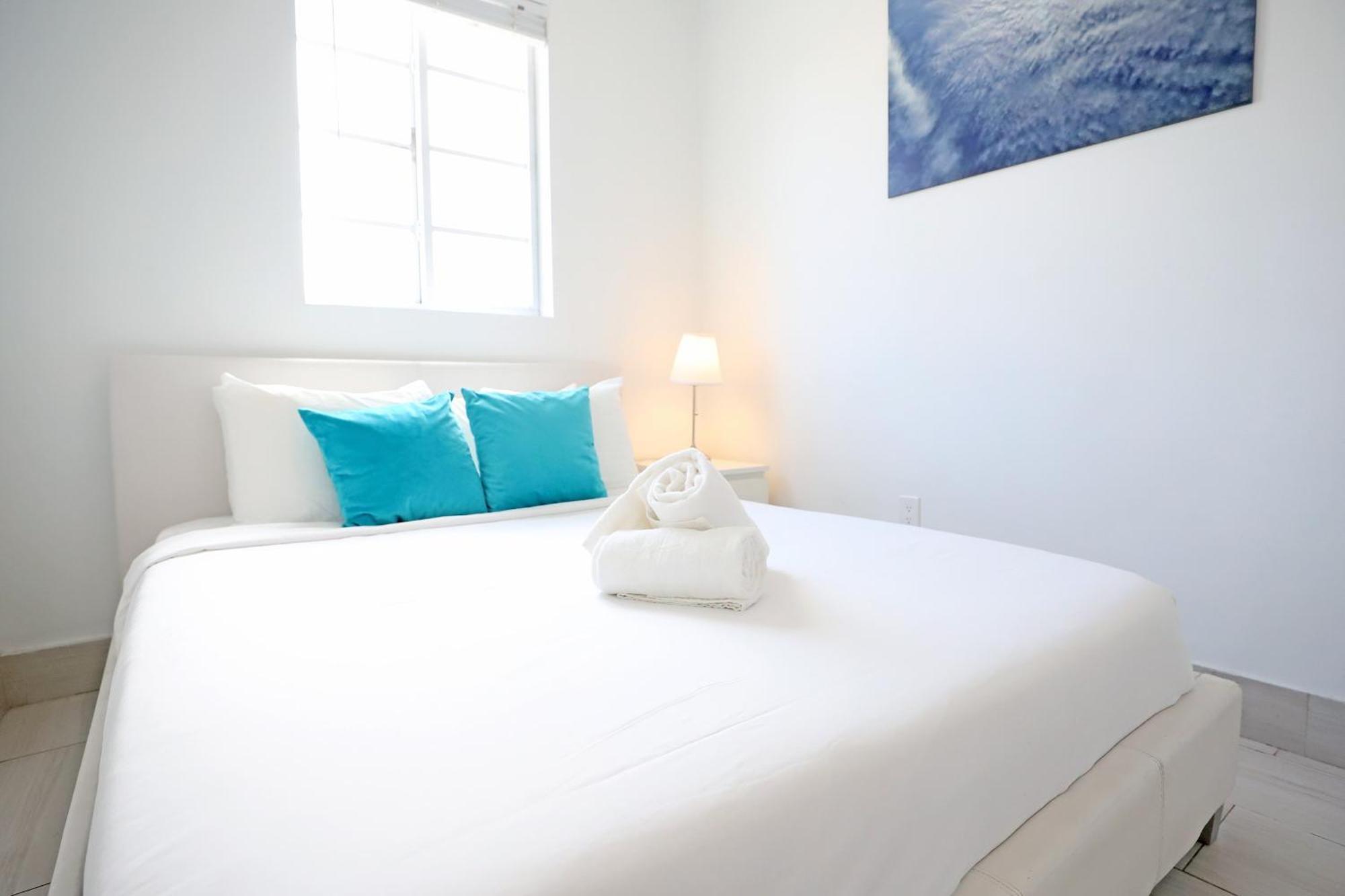 2 Bedroom Apartment 3 Minute Walk To South Beach & Ocean Drive Μαϊάμι Μπιτς Εξωτερικό φωτογραφία