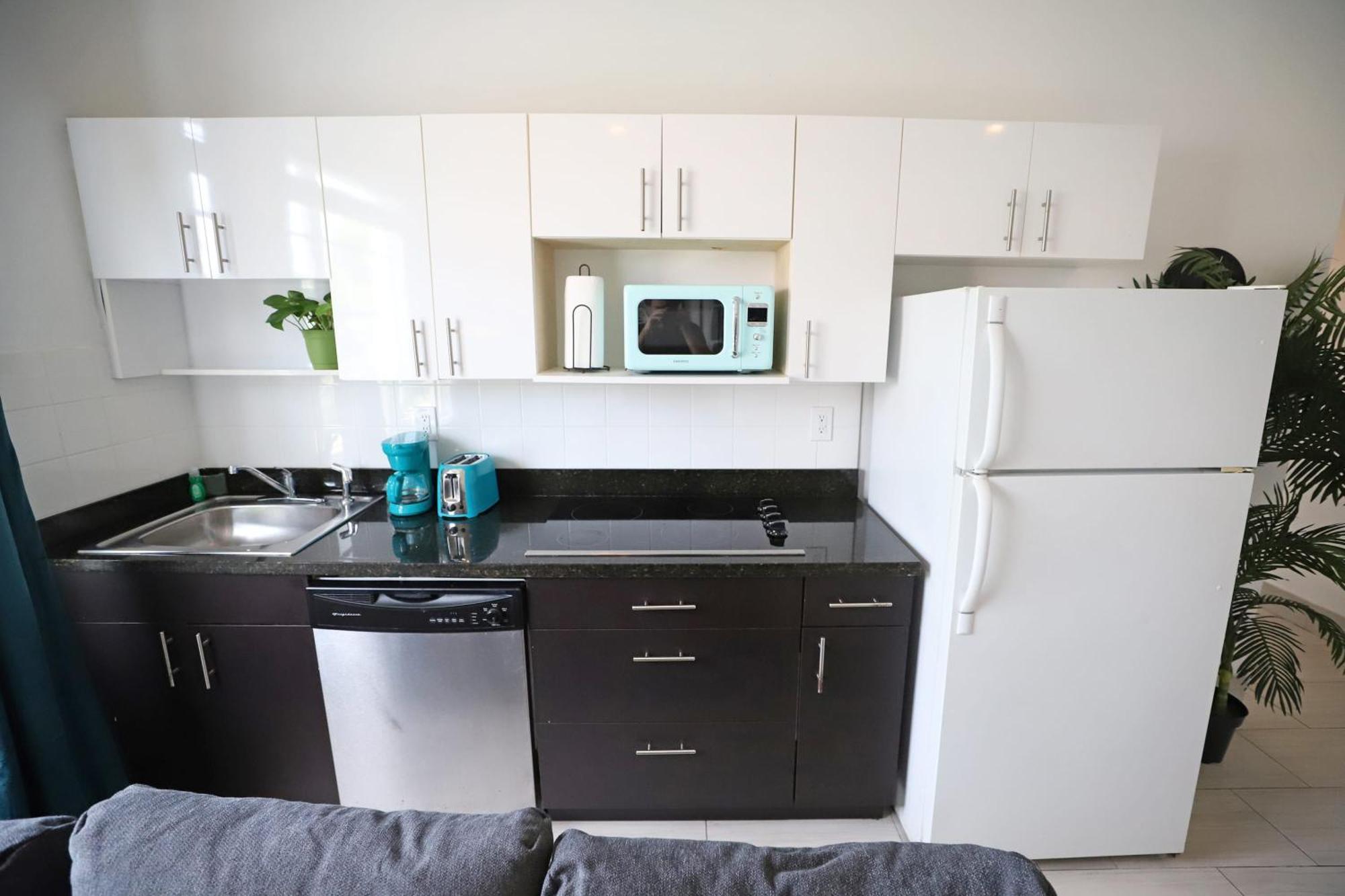 2 Bedroom Apartment 3 Minute Walk To South Beach & Ocean Drive Μαϊάμι Μπιτς Εξωτερικό φωτογραφία